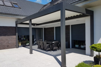 pergola tarasowa przyścienna